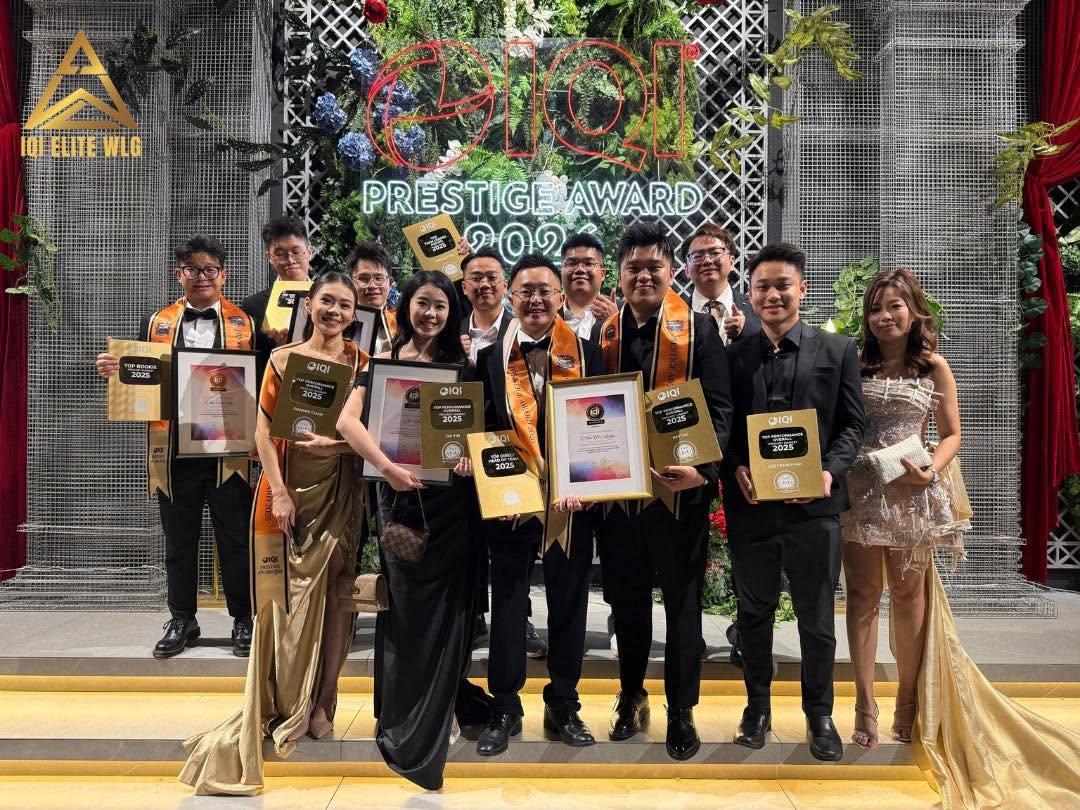 WLG 团队在 IQI Prestige Award Night 2026 的真实领奖合照